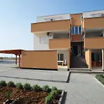 2 Bedroom Awesome In *