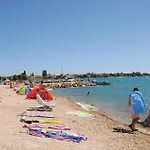 2 Bedroom Awesome In Lejlighed