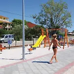 2 Bedroom Awesome In Lejlighed