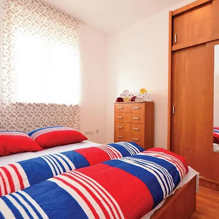 2 Bedroom Pet Friendly In *
