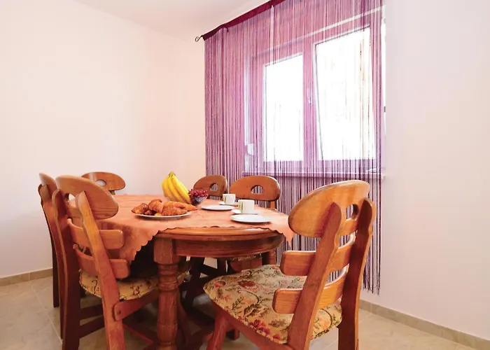 2 Bedroom Awesome In Nin