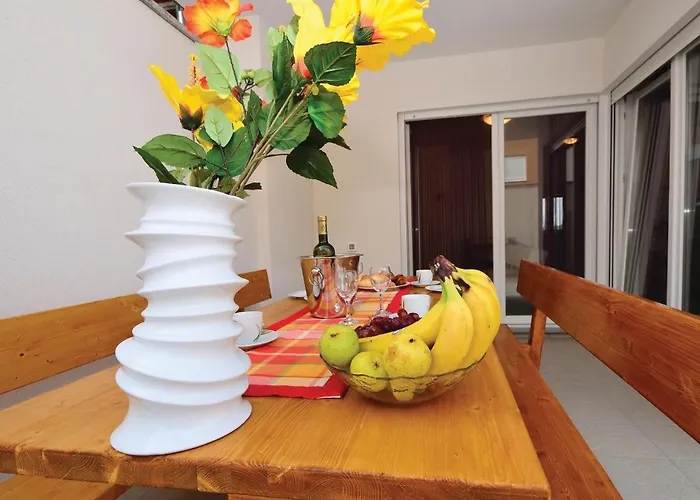 Апартаменты 2 Bedroom Awesome In