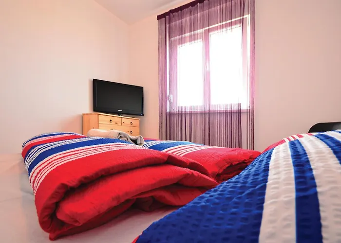2 Bedroom Awesome In Lägenhet Nin