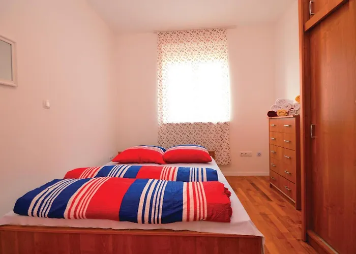 2 Bedroom Awesome In Lägenhet *