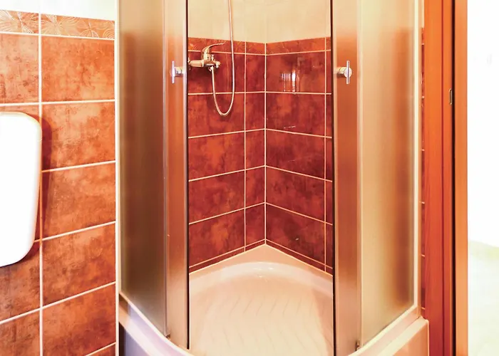 Апартаменты 2 Bedroom Awesome In Нин