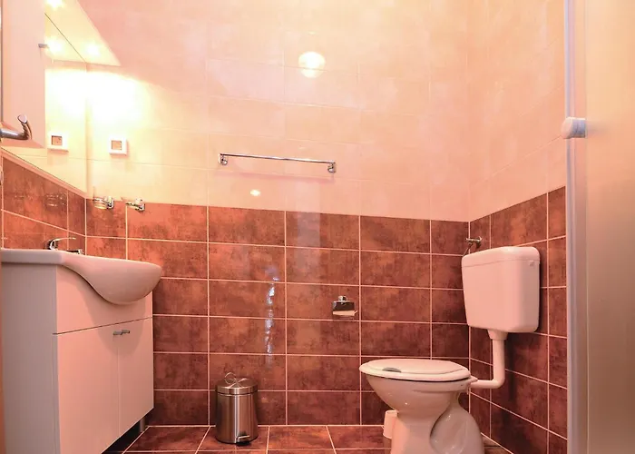 2 Bedroom Awesome In Lägenhet *