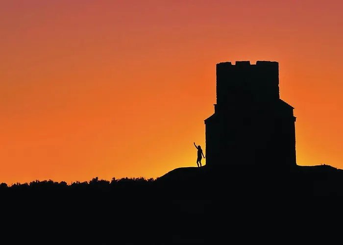 Апартаменты 2 Bedroom Awesome In