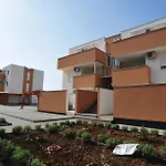 2 Bedroom Awesome In Appartement *