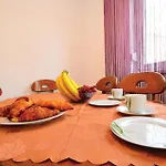 2 Bedroom Awesome In Appartement *