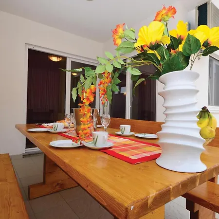 아파트 2 Bedroom Awesome In 닌