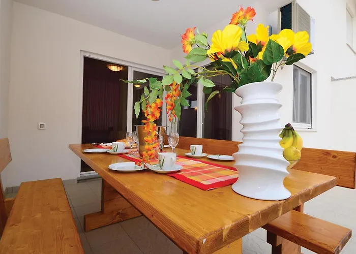 아파트 2 Bedroom Awesome In 닌