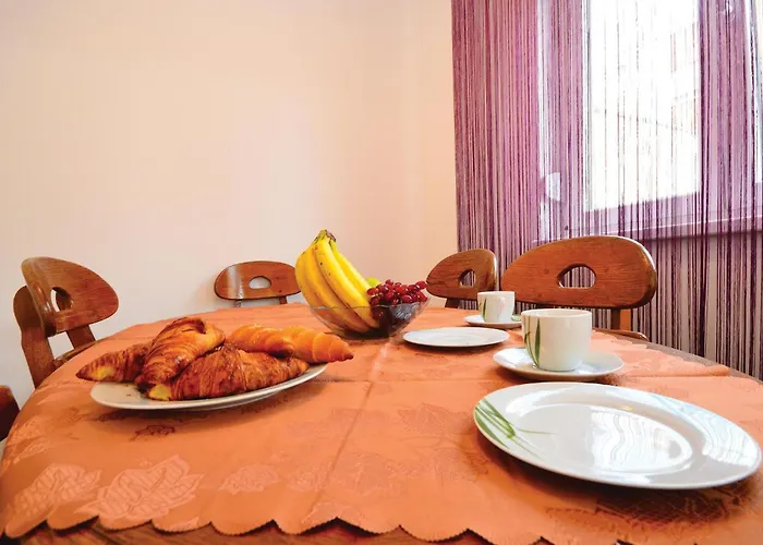 2 Bedroom Awesome In 아파트 *